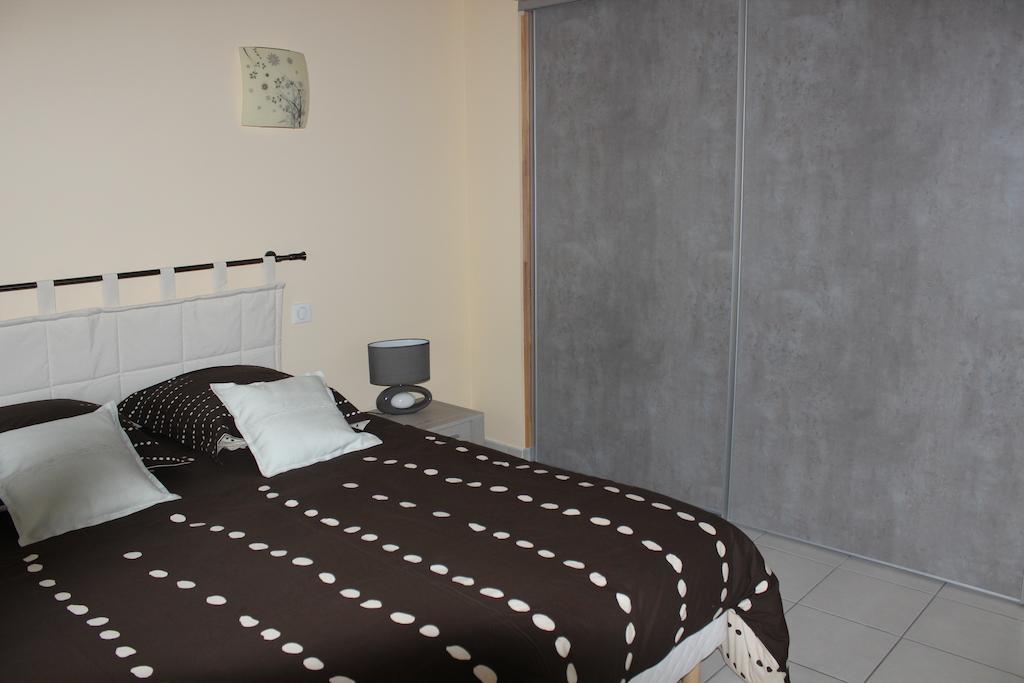 Le Pailler De La Planque Apartment Camplong Bilik gambar